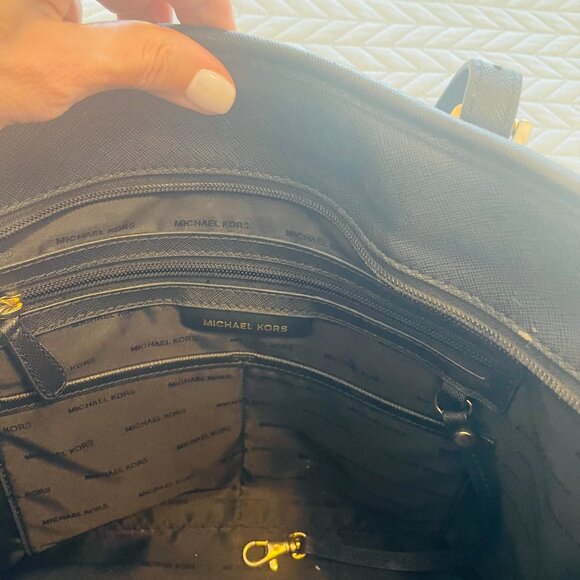 Michael Kors Black Large Jet Set Snap Pocket Tote Handbag - Picture 9 of 15